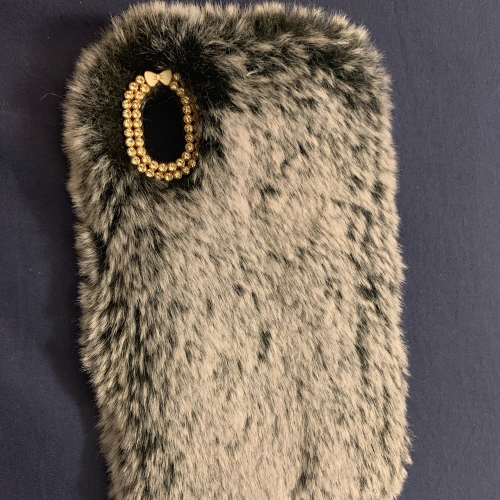 iPhone XR fluffy case